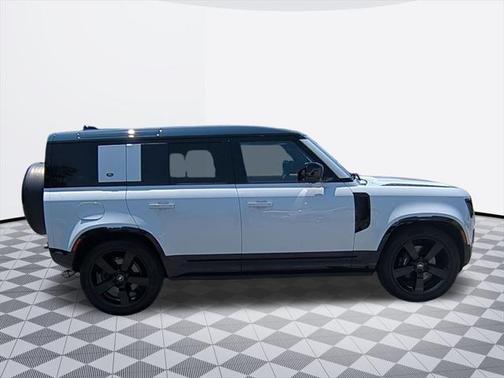 2023 Land Rover Defender 110 V8