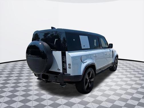 2023 Land Rover Defender 110 V8