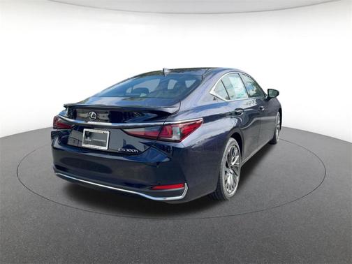 2025 Lexus ES 300h Luxury