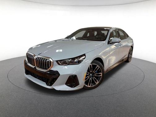 Brooklyn Gray Metallic 2026 BMW 530 i