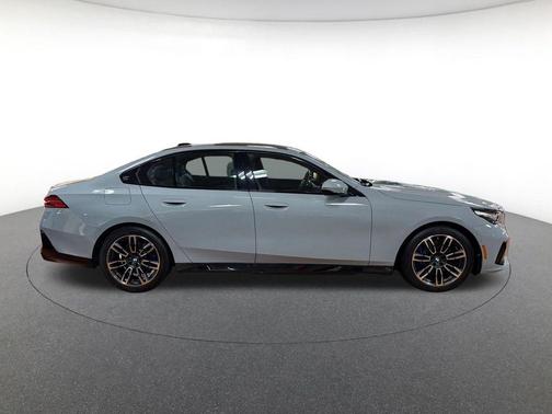 Brooklyn Gray Metallic 2026 BMW 530 i