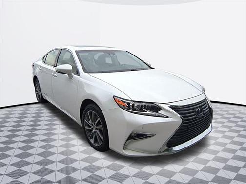 2017 Lexus ES 300h Base