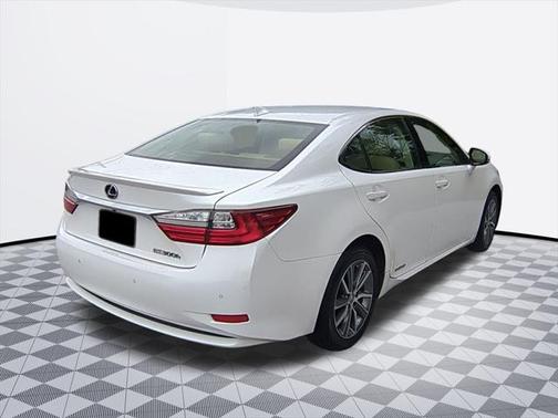 2017 Lexus ES 300h Base