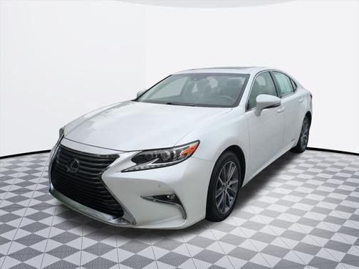 2017 Lexus ES 300h Base