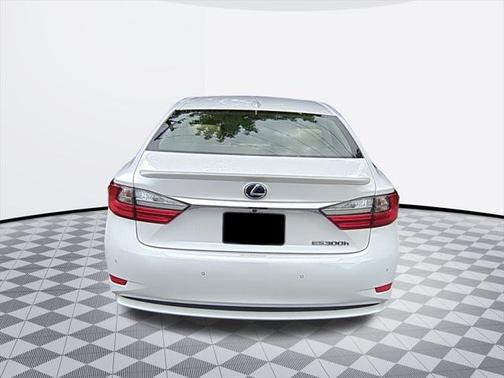 2017 Lexus ES 300h Base