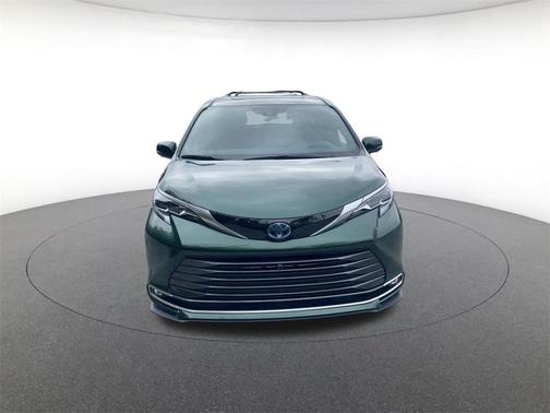 2025 Toyota Sienna Platinum 7 Passenger