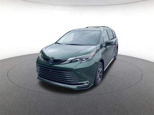 2025 Toyota Sienna Platinum 7 Passenger