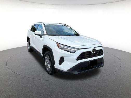 Ice Cap 2025 Toyota RAV4 XLE