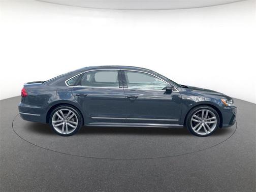 2017 Volkswagen Passat 1.8T R-Line w/Comfort