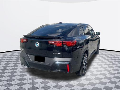 2025 BMW X2 xDrive28i