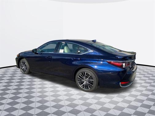 2025 Lexus ES 300h Base