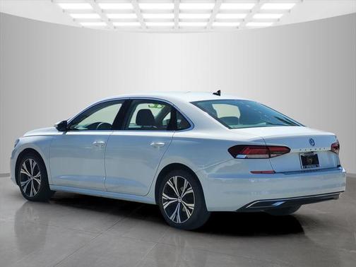 2022 Volkswagen Passat 2.0T SE