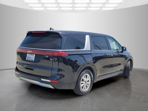 2022 Kia Carnival LXS