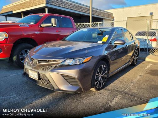2020 Toyota Camry SE