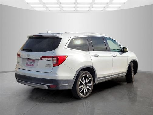 2020 Honda Pilot Touring 8-Passenger