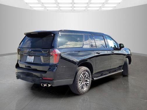 Black 2025 Chevrolet Suburban 4WD Z71