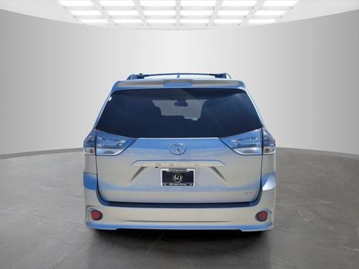2019 Toyota Sienna SE Premium