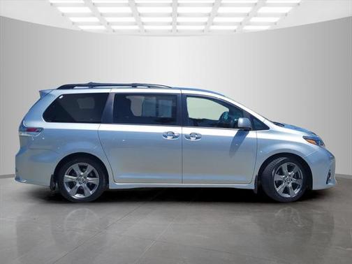 2019 Toyota Sienna SE Premium