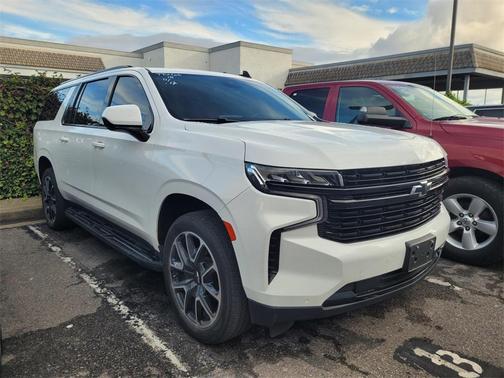 2023 Chevrolet Suburban RST