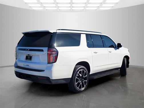 2023 Chevrolet Suburban RST