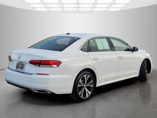2022 Volkswagen Passat 2.0T SE