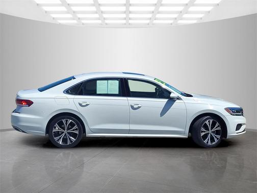 2022 Volkswagen Passat 2.0T SE