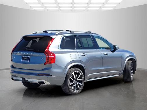 2018 Volvo XC90 T6 Momentum