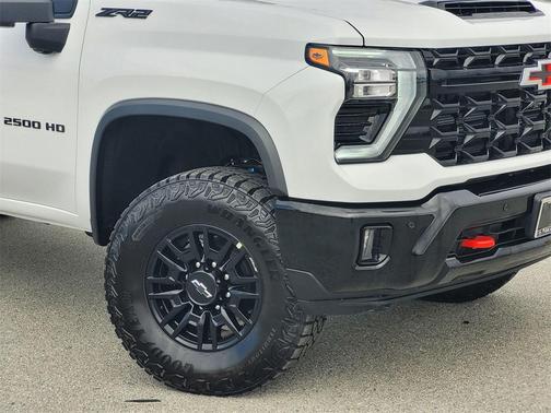 2026 Chevrolet Silverado 2500 ZR2