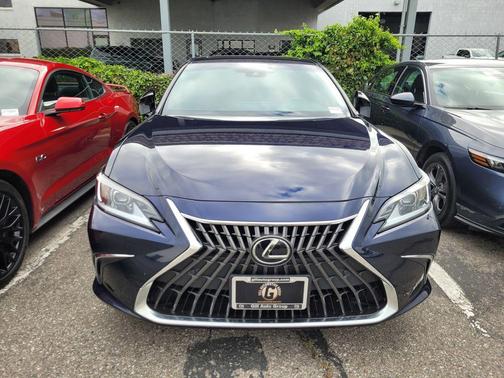 2024 Lexus ES 300h Base