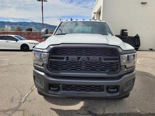 2024 RAM 3500 Tradesman Crew Cab 4x4 8' Box