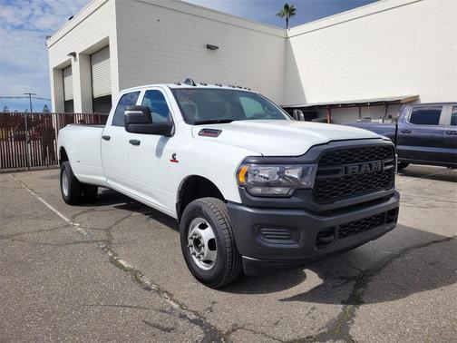 2024 RAM 3500 Tradesman Crew Cab 4x4 8' Box