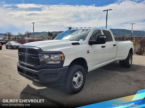 2024 RAM 3500 Tradesman Crew Cab 4x4 8' Box