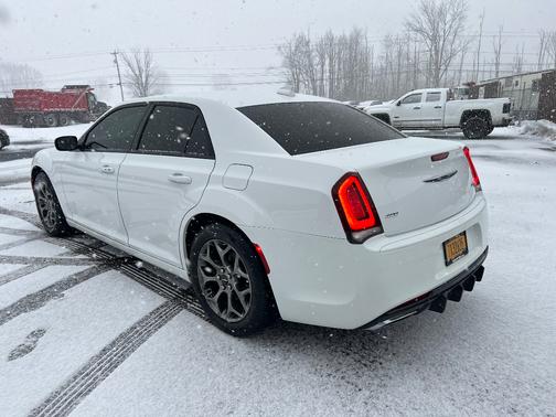 2016 Chrysler 300 S