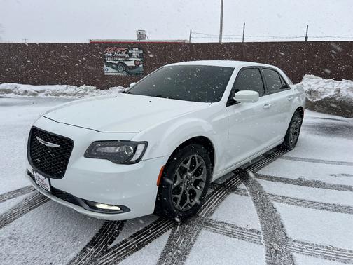 2016 Chrysler 300 S