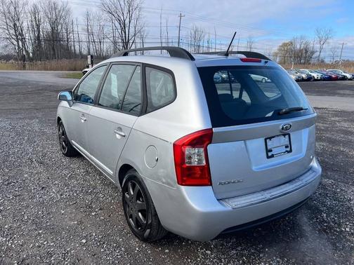 2009 Kia Rondo LX