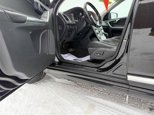 2017 Volvo XC60 T6 Dynamic