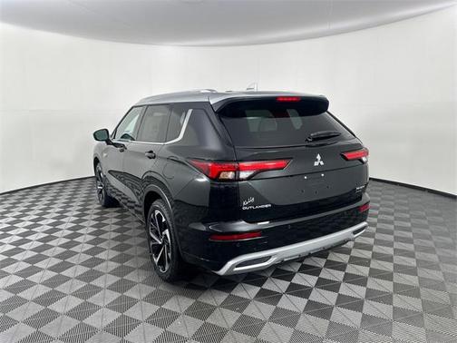2025 Mitsubishi Outlander PHEV PLATINUM EDITION S-AWC