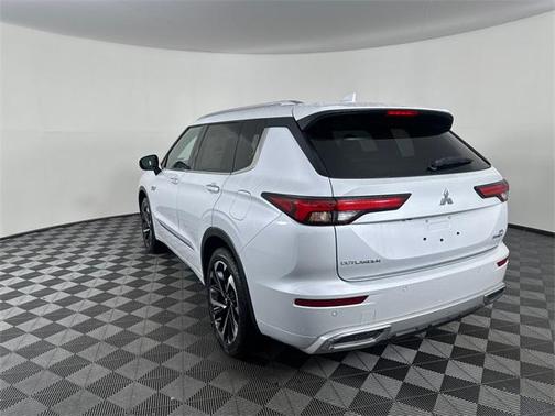 2025 Mitsubishi Outlander PHEV SEL