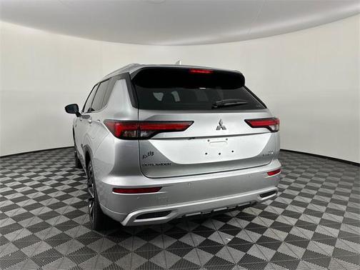 2025 Mitsubishi Outlander PHEV SEL