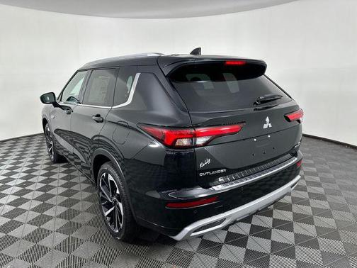 2025 Mitsubishi Outlander PHEV SEL