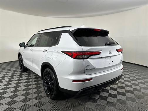 2025 Mitsubishi Outlander PHEV SEL
