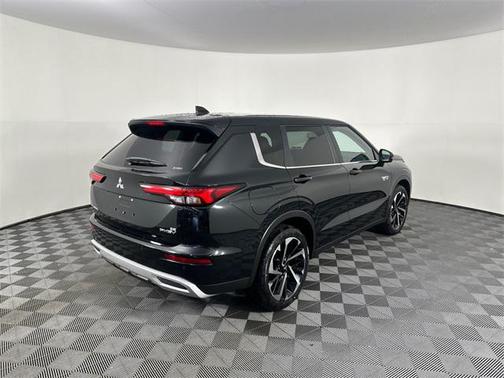 2025 Mitsubishi Outlander PHEV SE S-AWC
