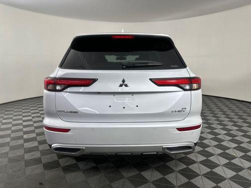 2025 Mitsubishi Outlander PHEV SE S-AWC