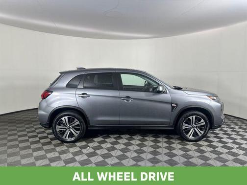 Mercury Gray Metallic 2026 Mitsubishi Outlander Sport 2.0 ES