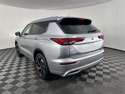 2025 Mitsubishi Outlander PHEV SEL