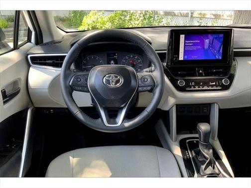 2025 Toyota Corolla Cross LE