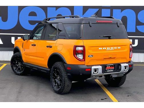 Orange Fury Metallic Tri-Coat 2026 Ford Bronco Sport Badlands