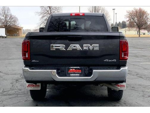 2025 RAM 2500 Tradesman Crew Cab 4x4 6'4' Box