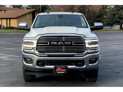 2022 RAM 3500 Laramie Crew Cab 4x4 8' Box