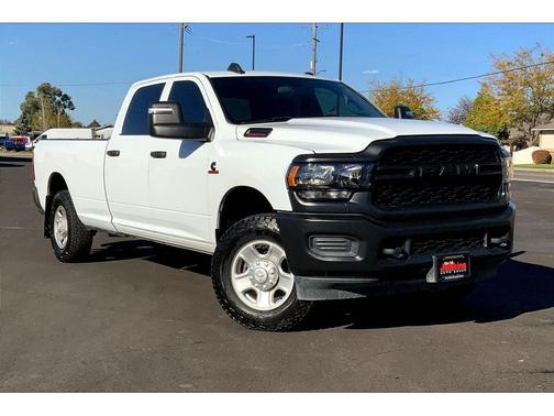 2023 RAM 2500 Tradesman Crew Cab 4x4 8' Box